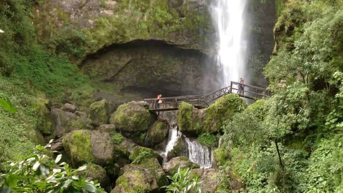 Excursion-Cuenca: Giron waterfall