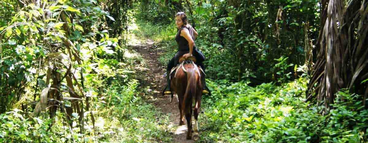 Excursion-Machalilla: Riding on the beach and in the mountains