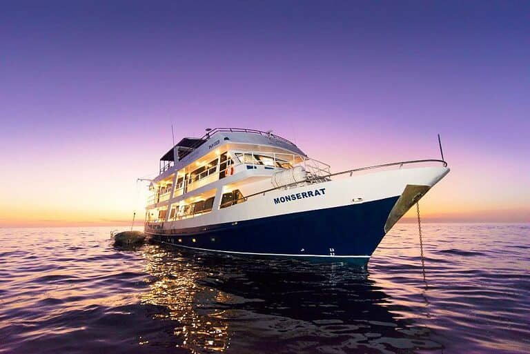 Galapagos-boat-Monserrat
