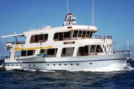 Galapagos-boat-Angelito