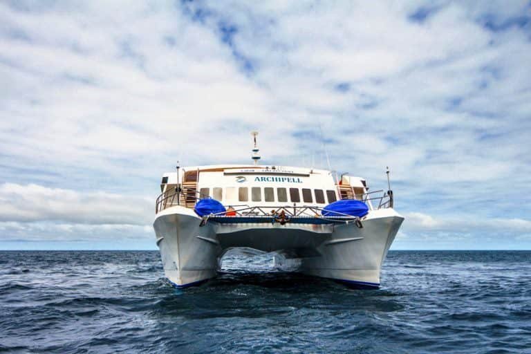 Galapagos-boat-Archipel-1