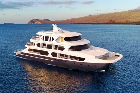 Galapagos-boat-Cormorant-2