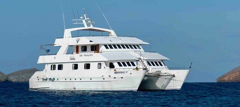 Galapagos-boat-Seaman