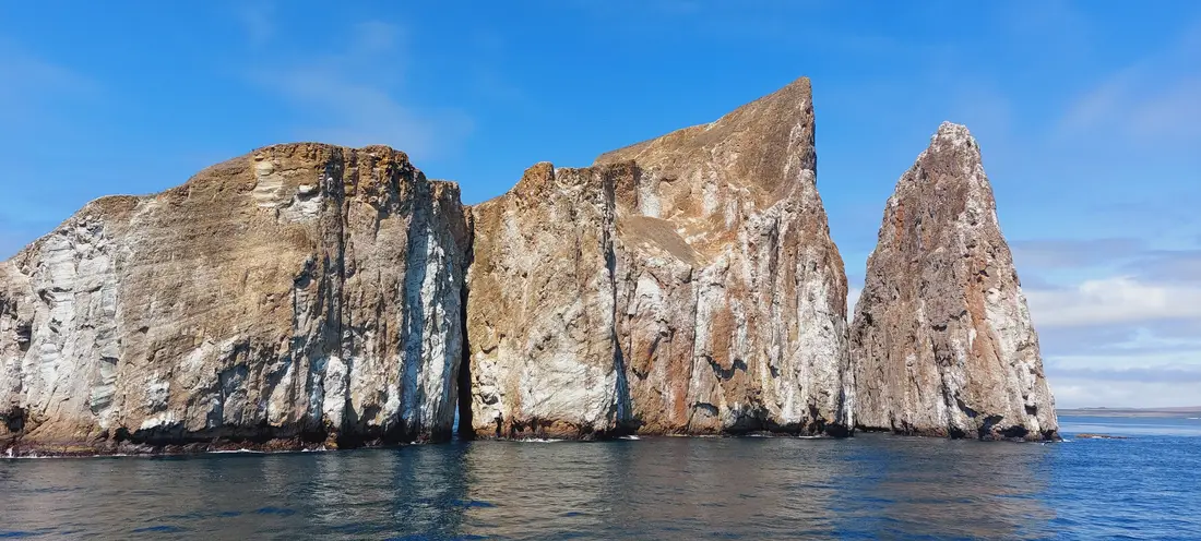 Kicker Rock voor de kust van San Cristóbal